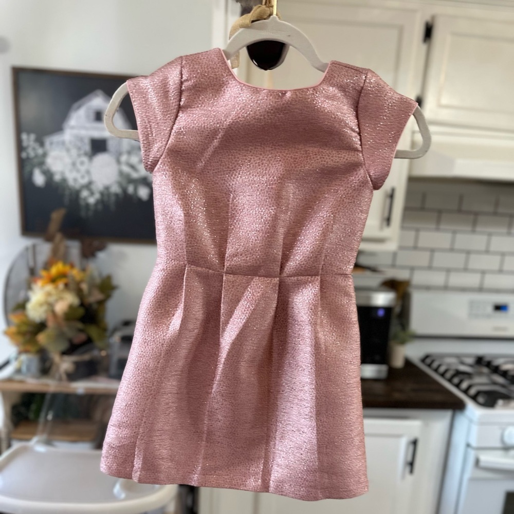 Boutique C&A Girl’s Rose Gold Metallic Pleated Cap Sleeve Dress Size 6